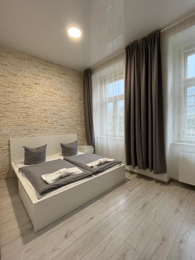 P.A.E.R. Apartments Praga Esterno foto